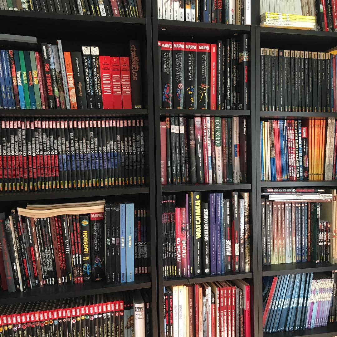 Prateleira de Livros