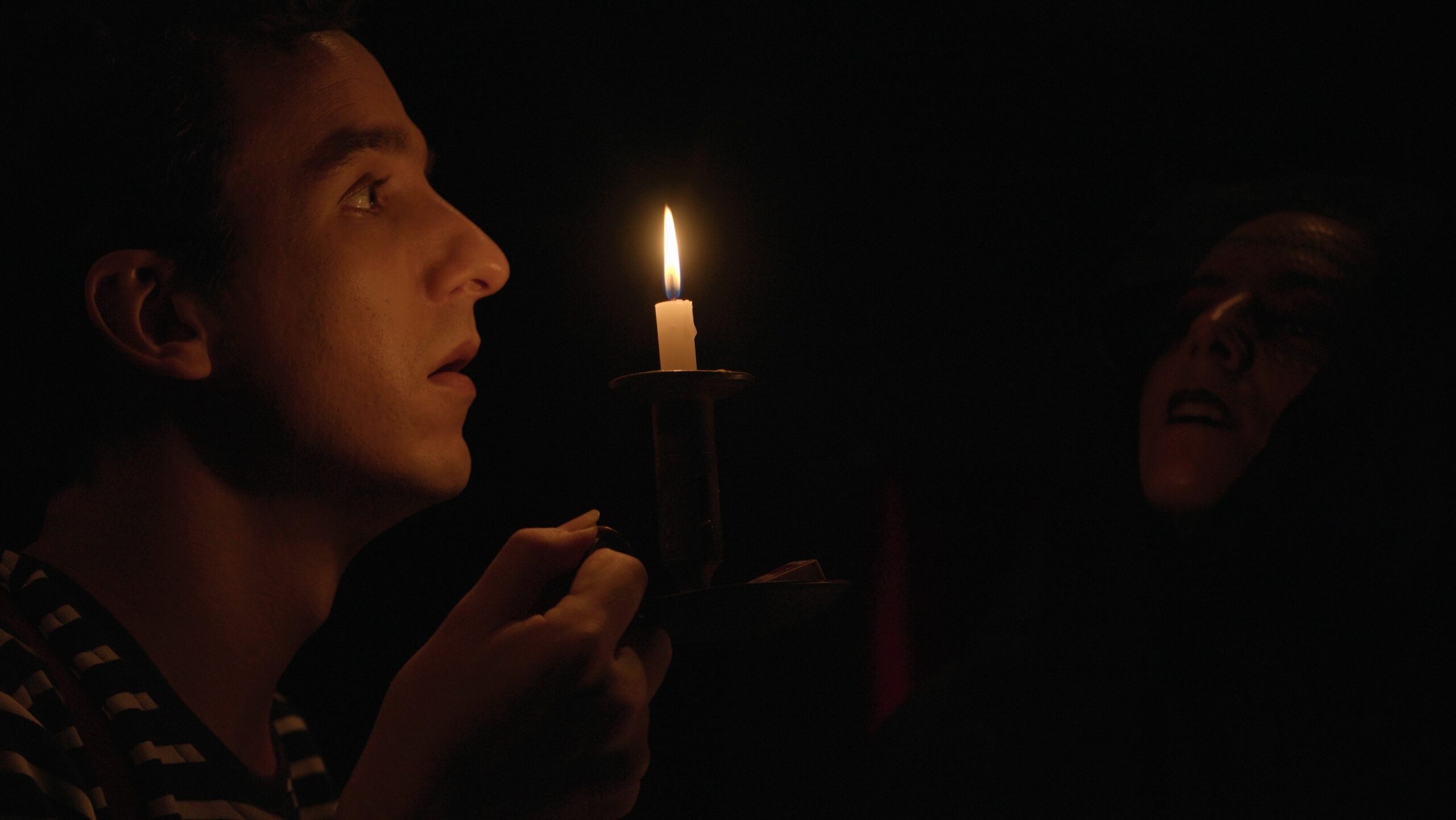 A NOITE ILUMINADA | WEBSÉRIE