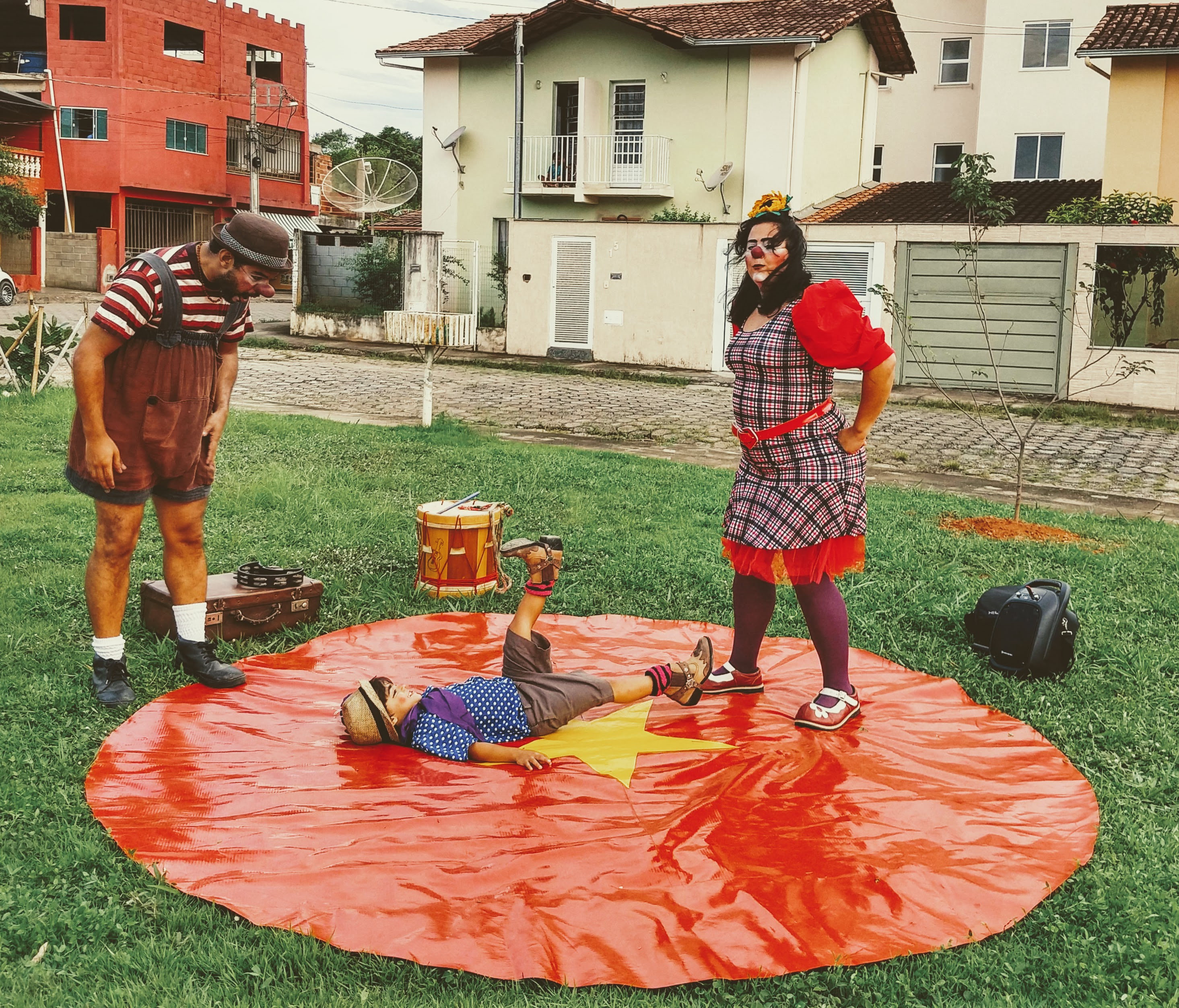 HOJE TEM PALHAÇADA? TEM, SIM SENHOR | PROGRAMAÇÃO DO FESTIVAL NACIONAL DE TEATRO CIDADE DE VITÓRIA  17ª Edição