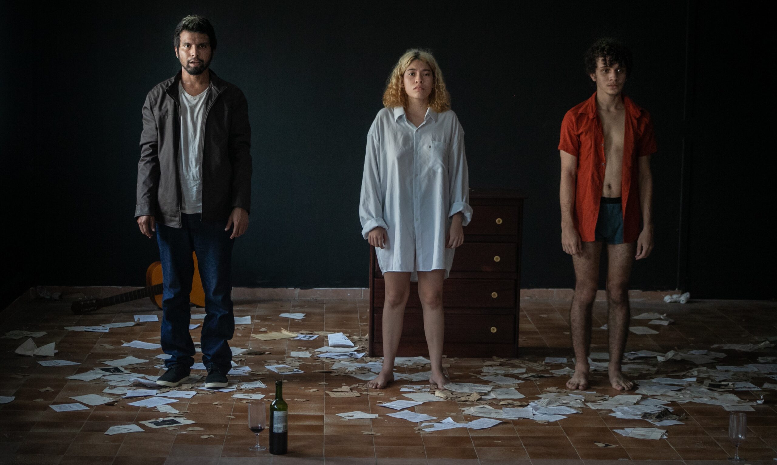 E NÓS QUE AMÁVAMOS TANTO A REVOLUÇÃO | PROGRAMAÇÃO DO FESTIVAL NACIONAL DE TEATRO CIDADE DE VITÓRIA  17ª Edição